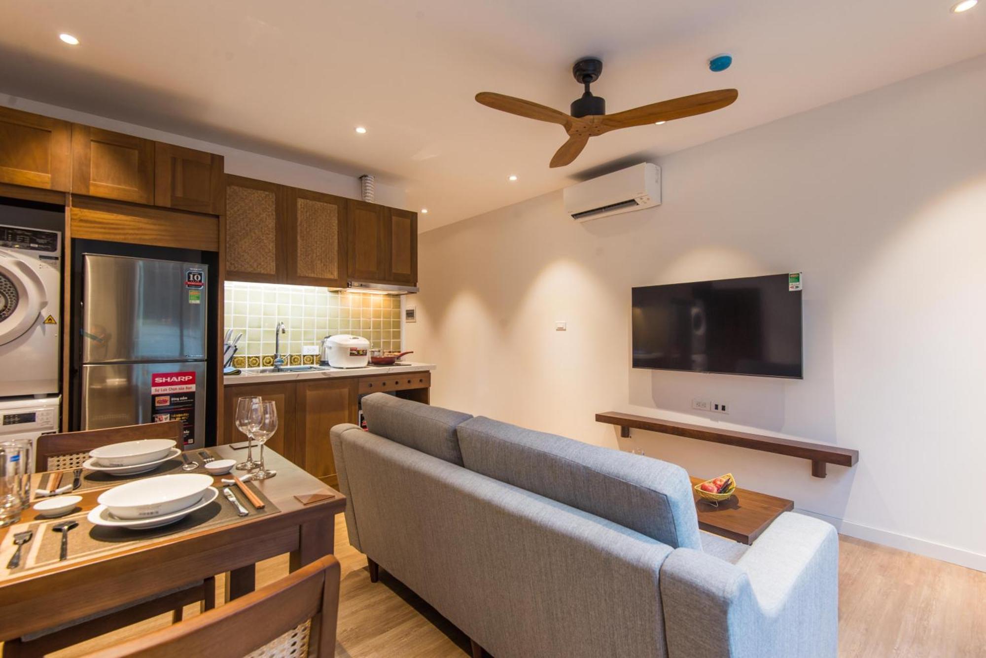 22Housing Hotel & Apartment 81 Linh Lang Hanoi Exterior photo
